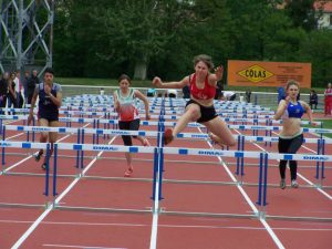 Delphine Cauquil sur 80m Haies au challenge Équip'Athlé 2010 à Carmaux