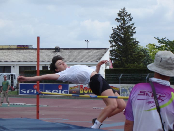 Shannon Izar au saut en hauteur aux championnats interrégionaux d'épreuves combinées 2010 à Albi