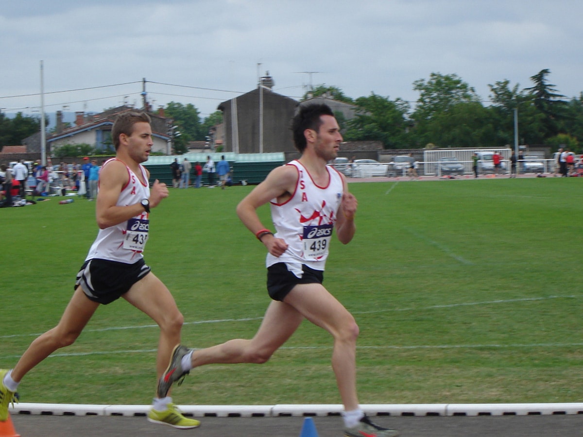 Gaetan Cals et Benjamin Alquier sur 1500m à la finale interclubs 2011 à Castres