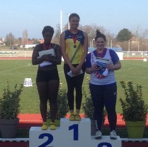 Marine Blattes sur le podium du marteau aux championnats de France hivernaux 2014 à Chateauroux