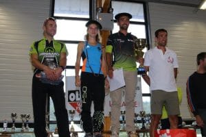 Julie Latger et Benoit Galand sur la plus haute marche du podium du Charcu'trail 2015 à Lacaune