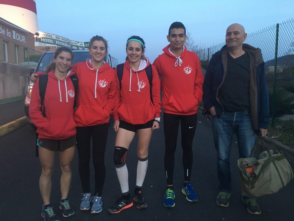 Les 4 mousquetaires du TSA et le coach Patrick Deprez aux championnats de France de cross 2017 à Saint-Galmier