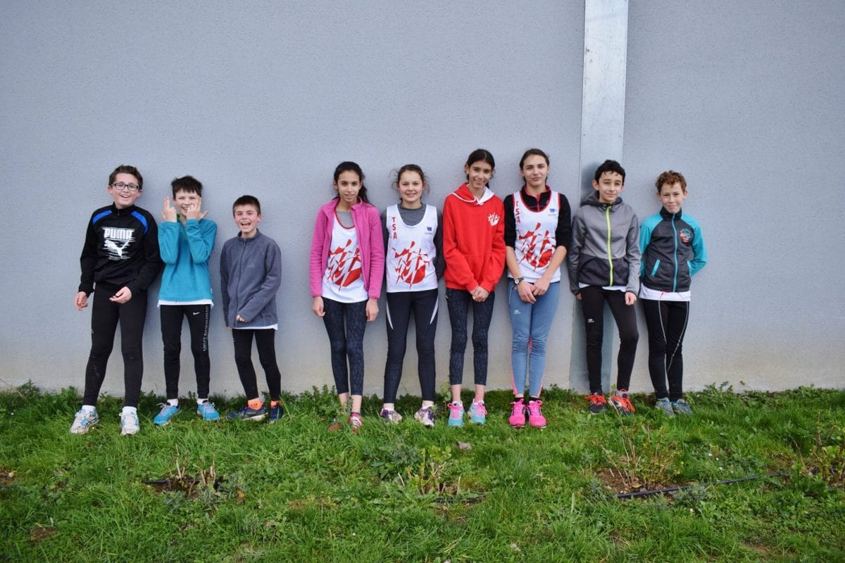 Une partie des benjamins du TSA aux interclubs 2017 en salle 2017 à Sorèze