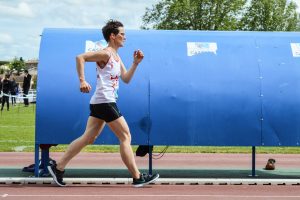 Armelle Tocon sur 3000m marche au 1er tour des interclubs 2016 à Castres