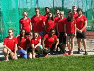 Baptiste Mariojouls avec le groupe des lanceurs au stage élite d'Occitanie 2017 à Canet-en-Roussillon