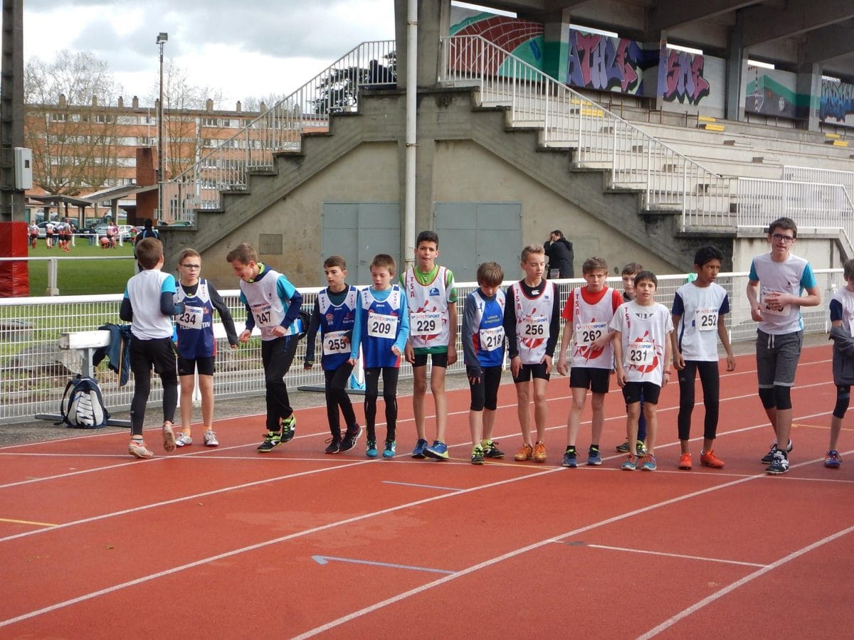 Le départ du 1000m lors de la 1ère journée du brassage benjamins-minimes 2017 à Carmaux