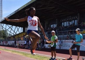 Aurore Mur à la longueur lors des championnats de secteur des Pointes d'Or 2017 à Carcassonne