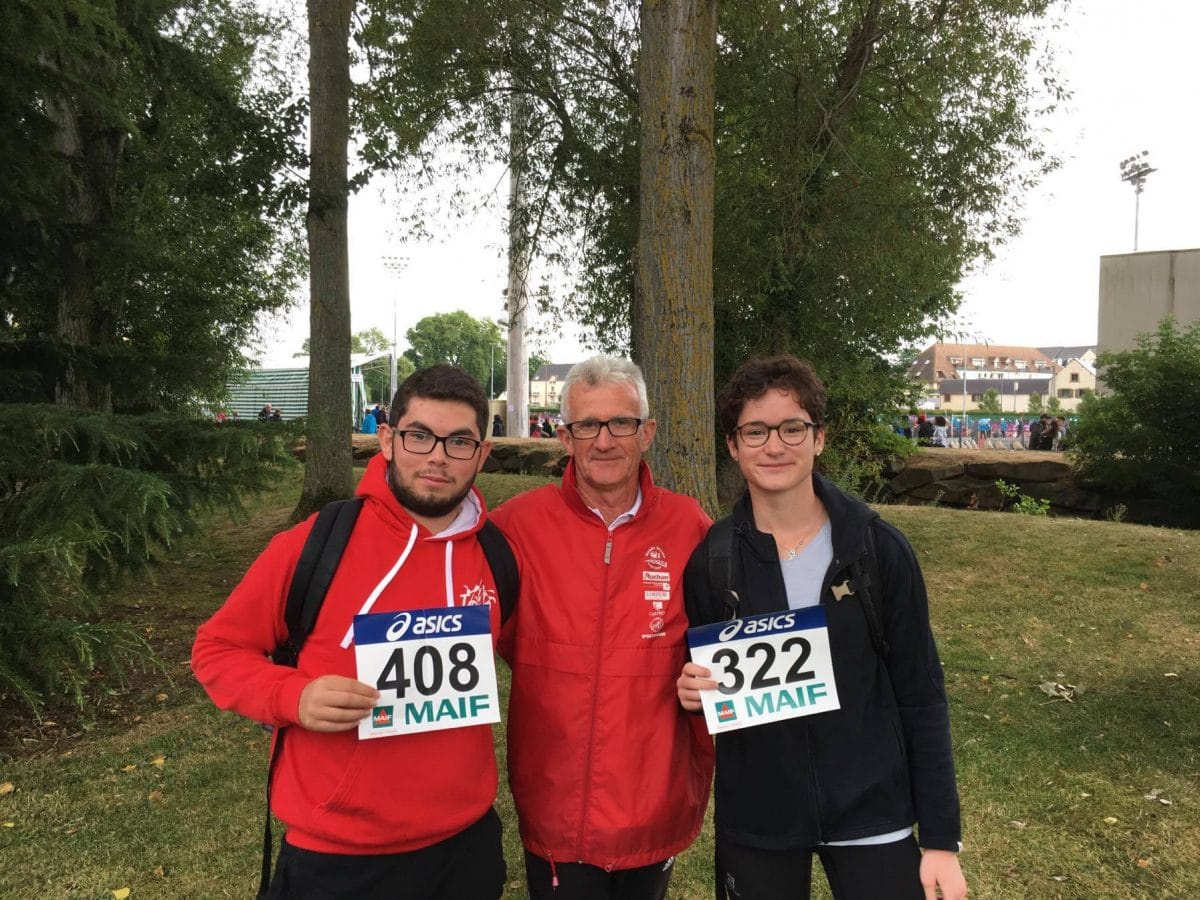 Baptiste Mariojouls et Fanny Mittou avec Jean-Pierre Dardenne aux championnats de France Cadets-Juniors 2017 à Dreux