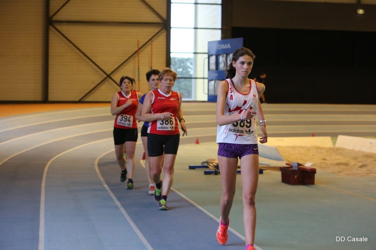 Clara Chamayou lors des championnats d'Occitanie de marche en salle 2017 à Bompas