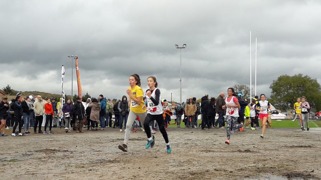 Course des benjamines au cross Jean Vidal 2017 à Lescure-d'Albigeois