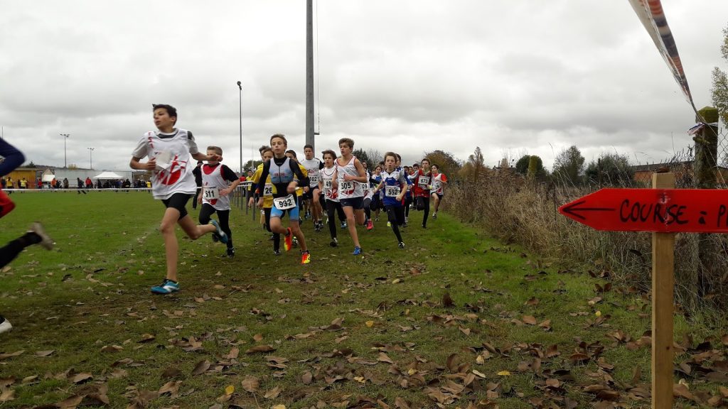 Départ de la course des benjamins au cross Jean Vidal 2017 à Lescure-d'Albigeois