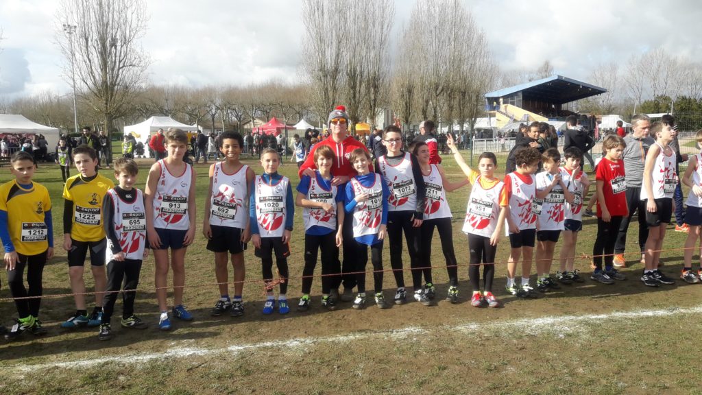 Les benjamins du TSA sur la ligne de départ des championnats du secteur Ouest d'Occitanie de cross 2018 à Caussade