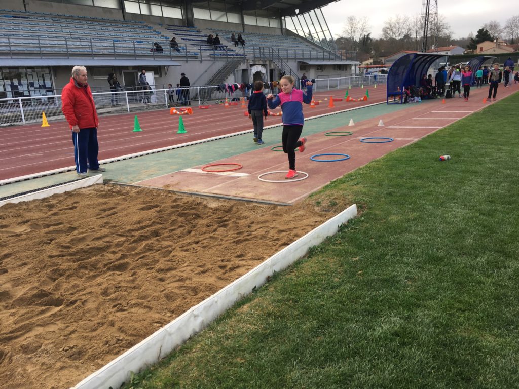 Entrainement Poussin de saut du Castres Athlétisme