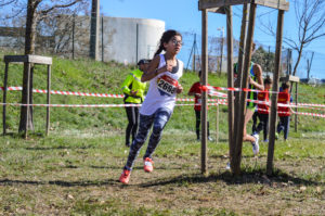 La benjamine Melyna Koneco sur la course intercomités des championnats d'Occitanie 2018 à Alès