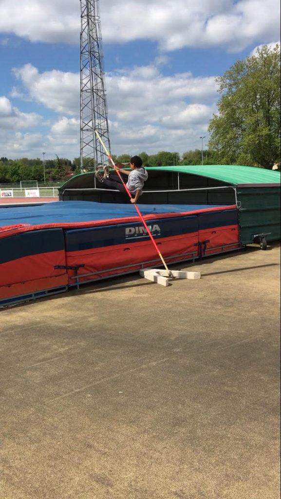 Entrainement Poussin du Castres Athlétisme au saut à la perche