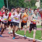 Baptiste Dieudé suivant Léo Nocaudie au 800m lors de la finale interclubs 2018 à Castres