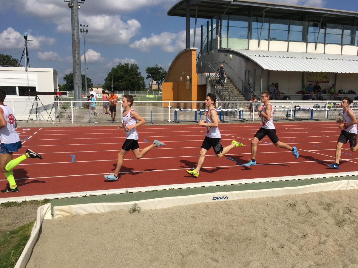 Les minimes sur le 1000m lors du tour printanier du challenge Équip'Athlé 2018 à Blagnac