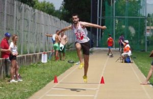 Jean Monnier au triple saut lors de la finale interclubs 2018 à Castres