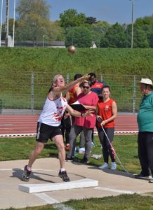 Jean-Pierre Dardenne au lancer de poids lors du 1er tour des interclubs 2018 à Rodez