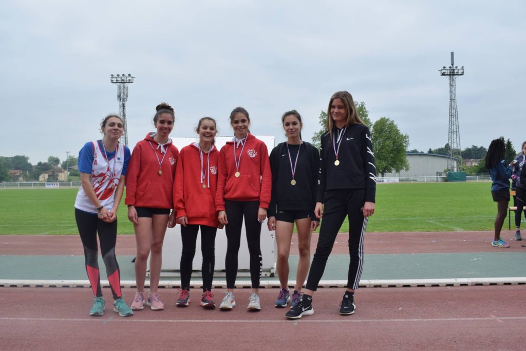 Les minimes filles du TSA championnes du Tarn 2018 et médaillées de bronze des relais 8228 lors du brassage Benjamins-Minimes 2018 à Castres