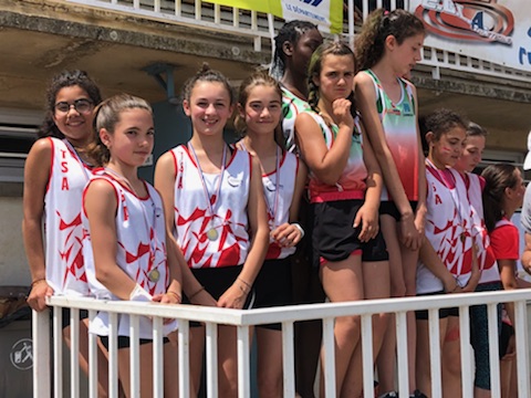 Podium du relais 4x60m des benjamines au championnats du Tarn sur piste 2018 à Carmaux