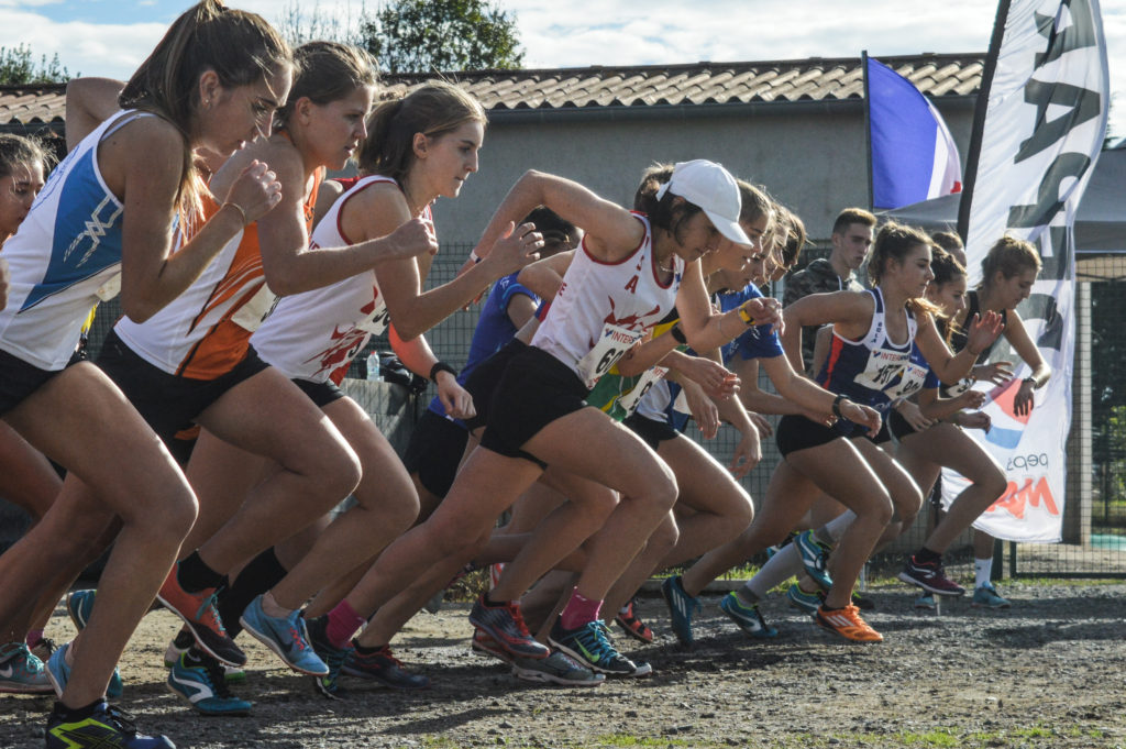 Départ de la course des As et juniors féminins au cross Jean Vidal 2018 à Lescure d'Albigeois