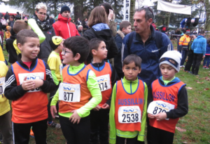 Les éveils athlé masculins de l'ES Aussillon au départ du cross Hubert André 2018