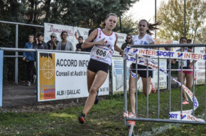 Mathilde Thomas sur la course des minimes féminins au cross Jean Vidal 2018 à Lescure-d'Albigeois