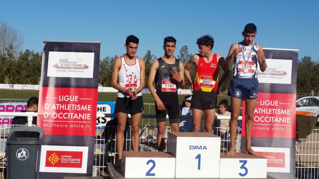 Flavien Szot sur le podium des juniors aux championnats d'Occitanie de cross 2019 à Caussade