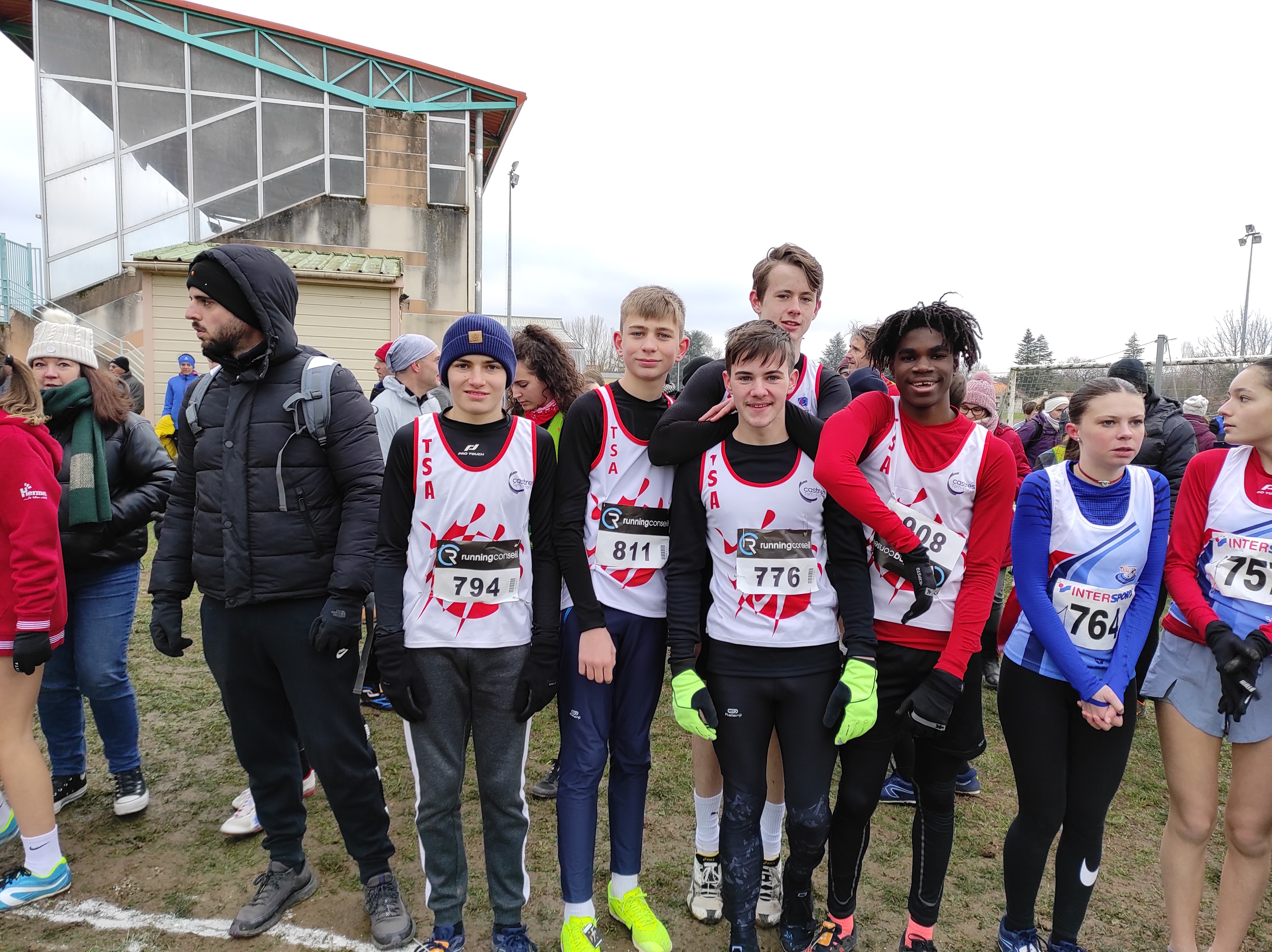 Départ des benjamins aux Championnats du Tarn de cross 2023 à Saint-Juéry