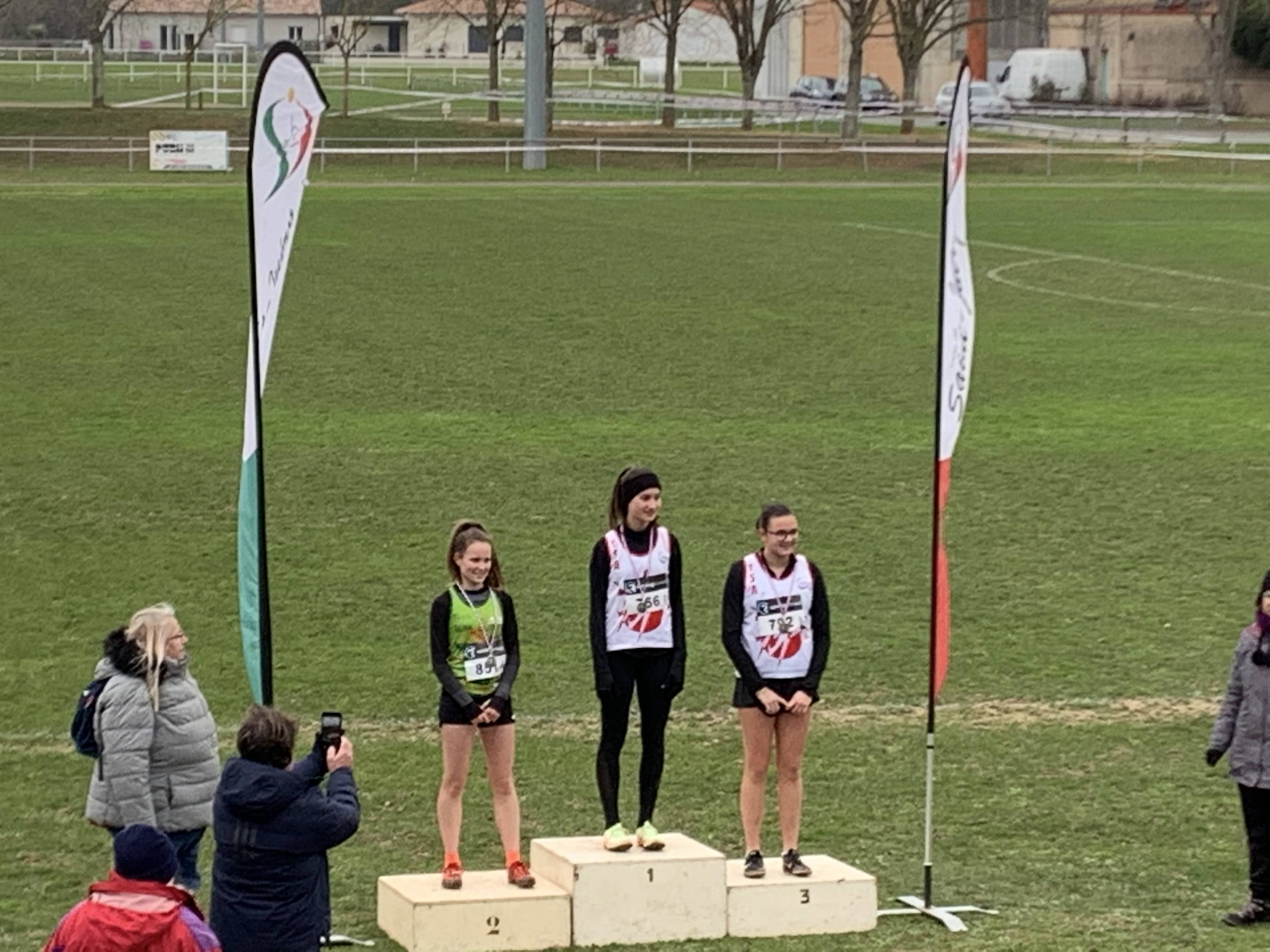 Podium des cadettes aux Championnats du Tarn de cross 2023 à Saint-Juéry