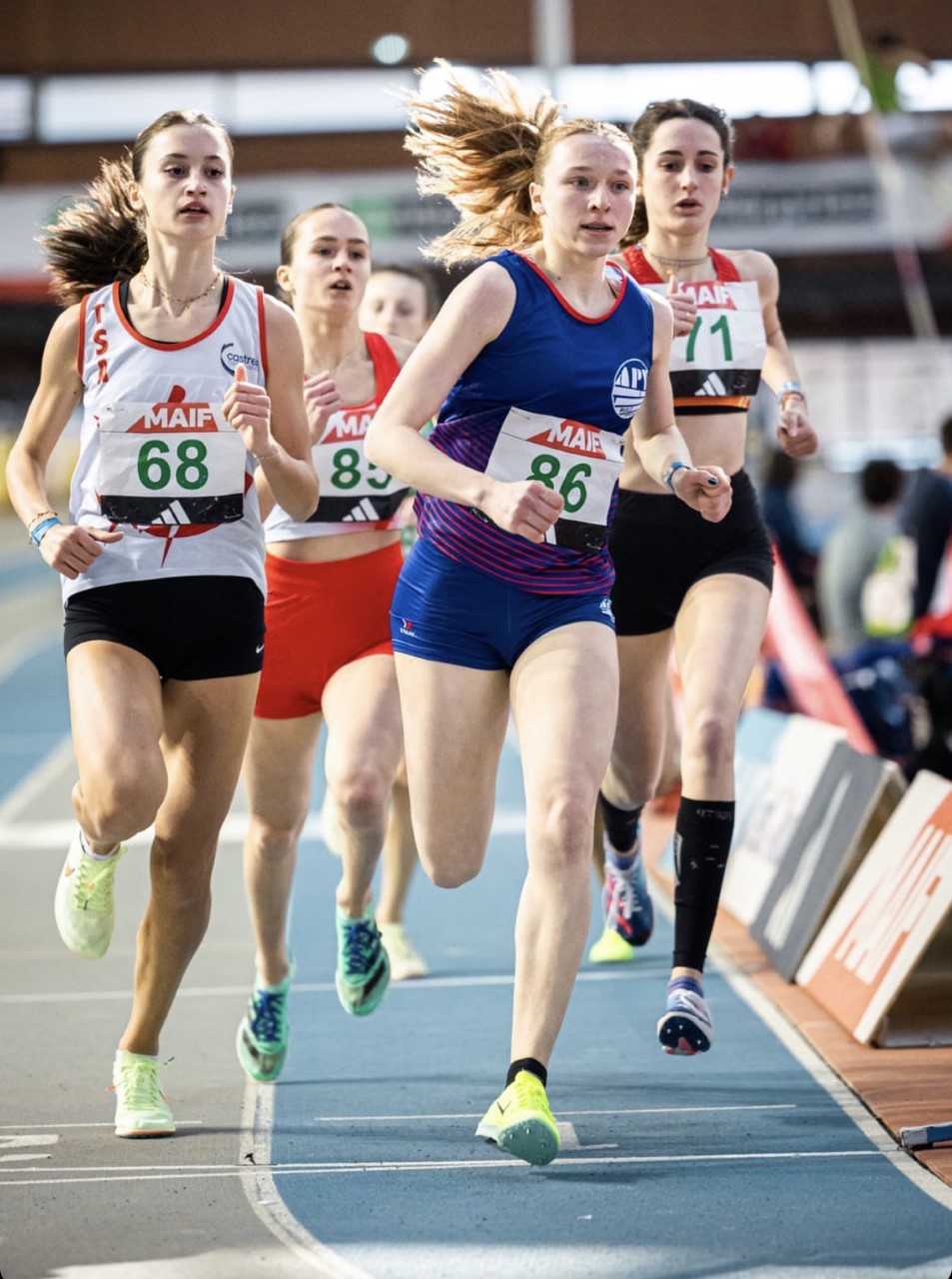 Valentine Bastide sur le 800m des cadettes aux championnats de France en salle 2023 à Lyon