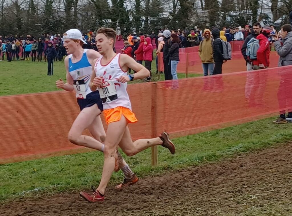 Lilian René sur la course Juniors aux championnats de France de cross 2023 à Carhaix